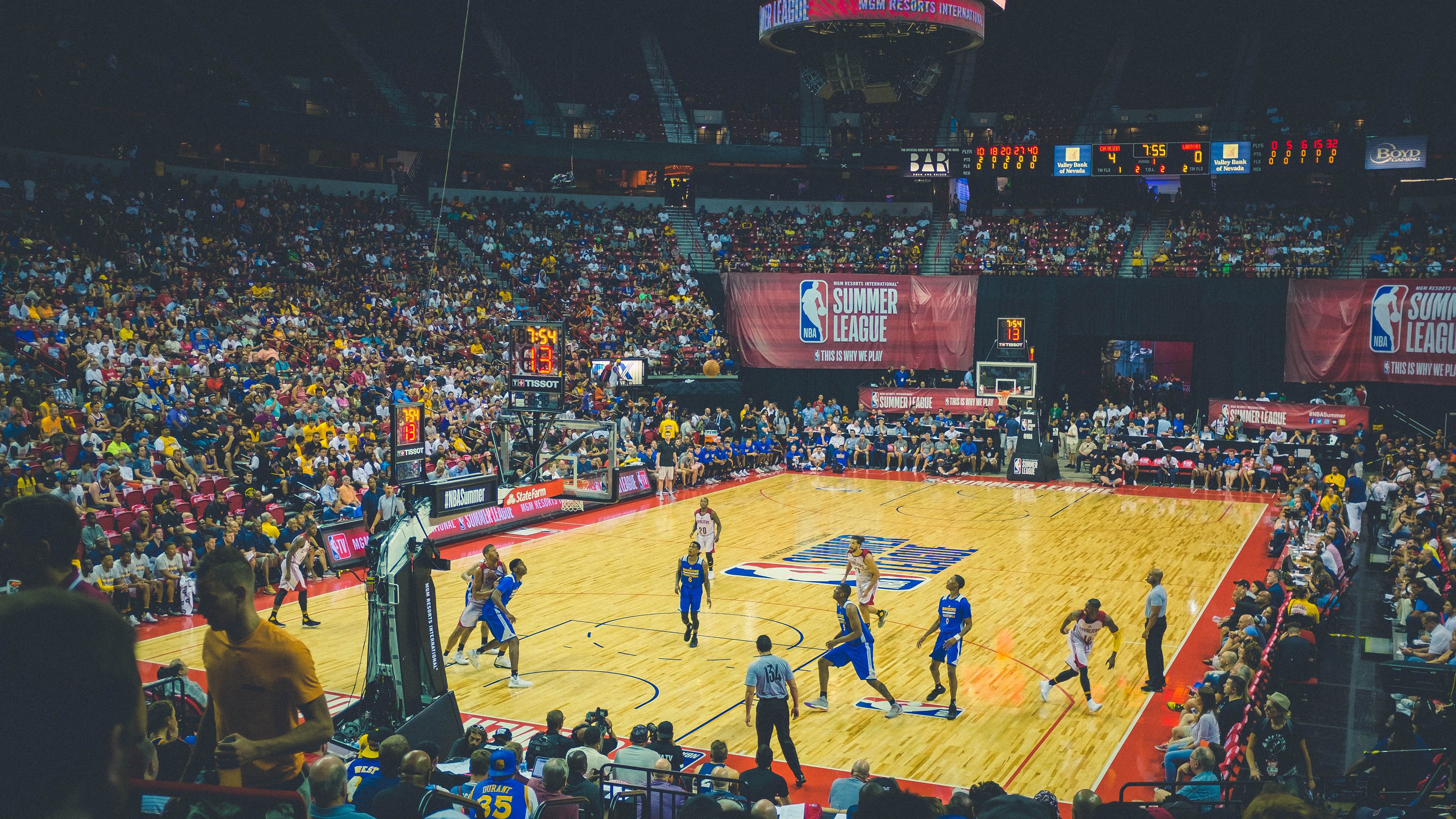 国家男篮参加多场国际友谊赛积累经验，男篮国家队比赛时间