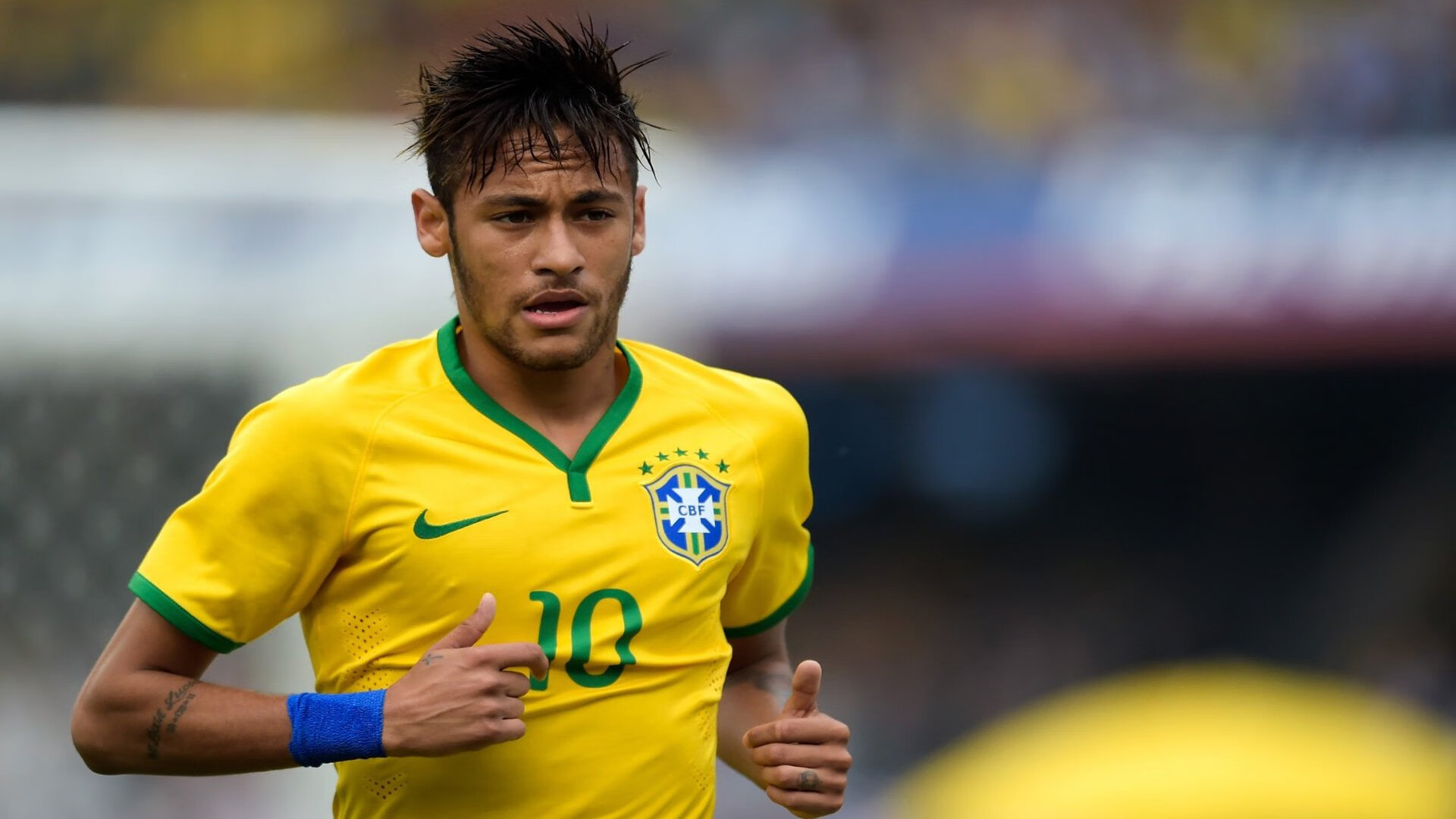 拜仁慕尼黑再度领跑德甲，争夺多项头衔